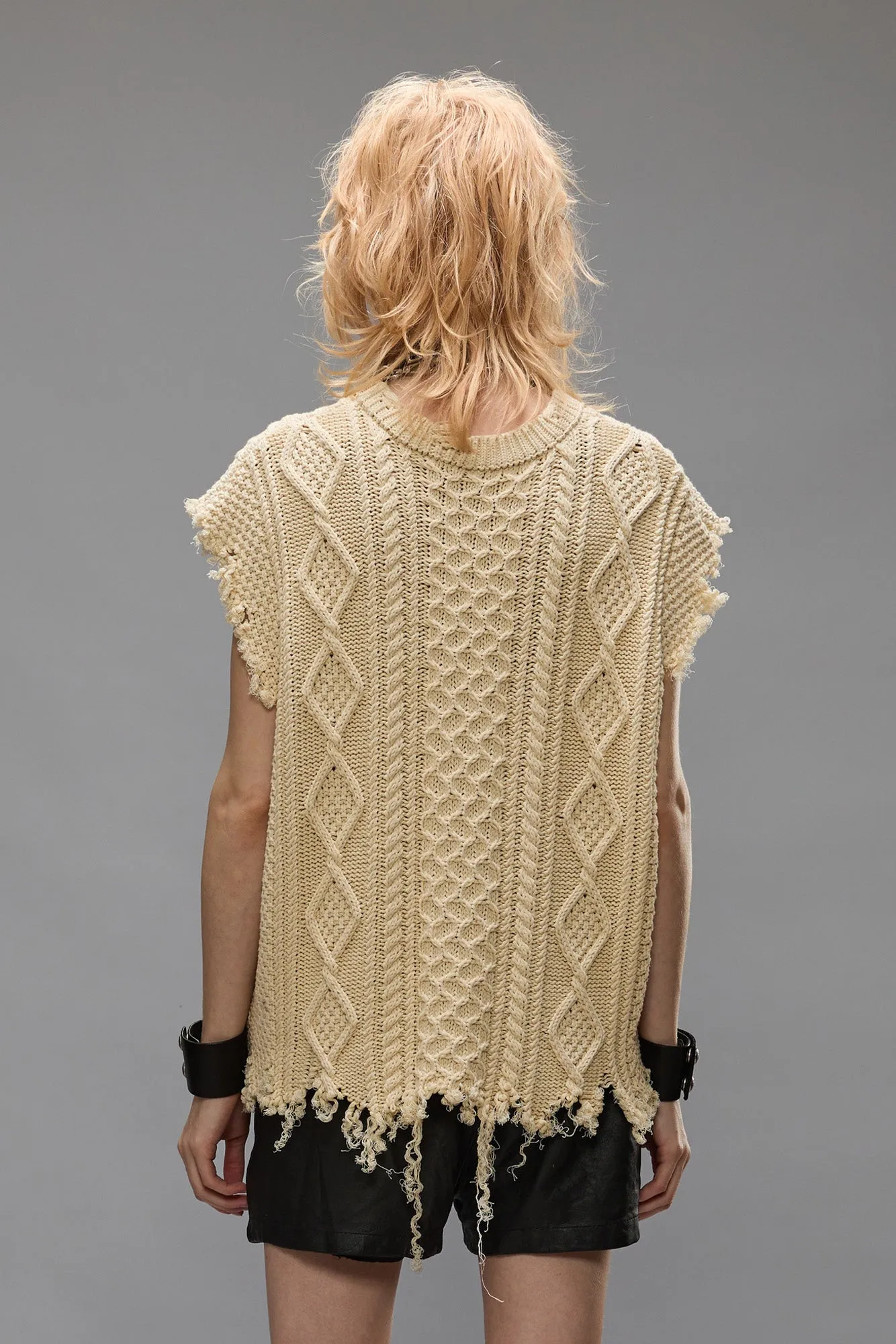 CABLE SWEATER VEST - CREAM