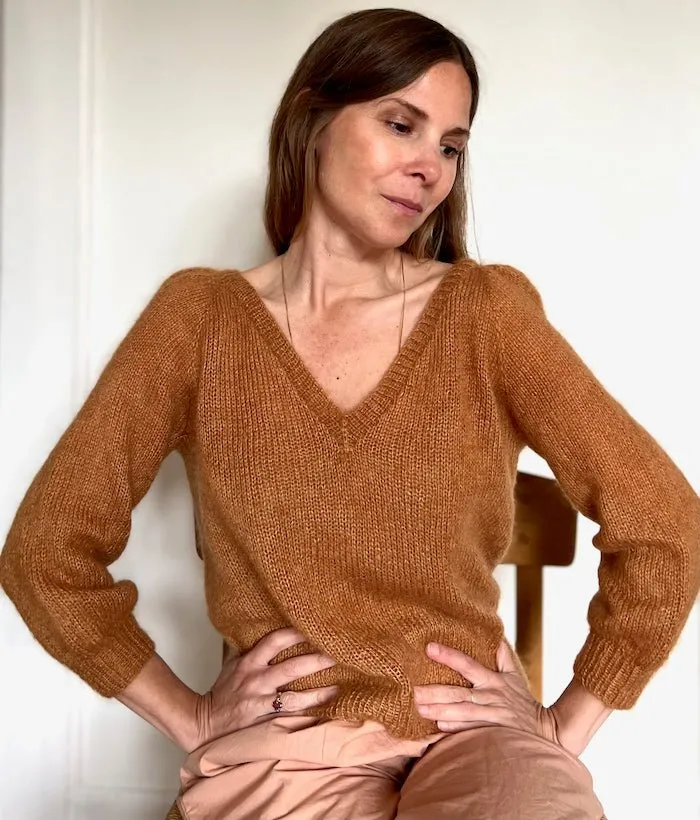 Casia sweater V-neck by Refined Knitwear, knitting pattern (UK, DE)