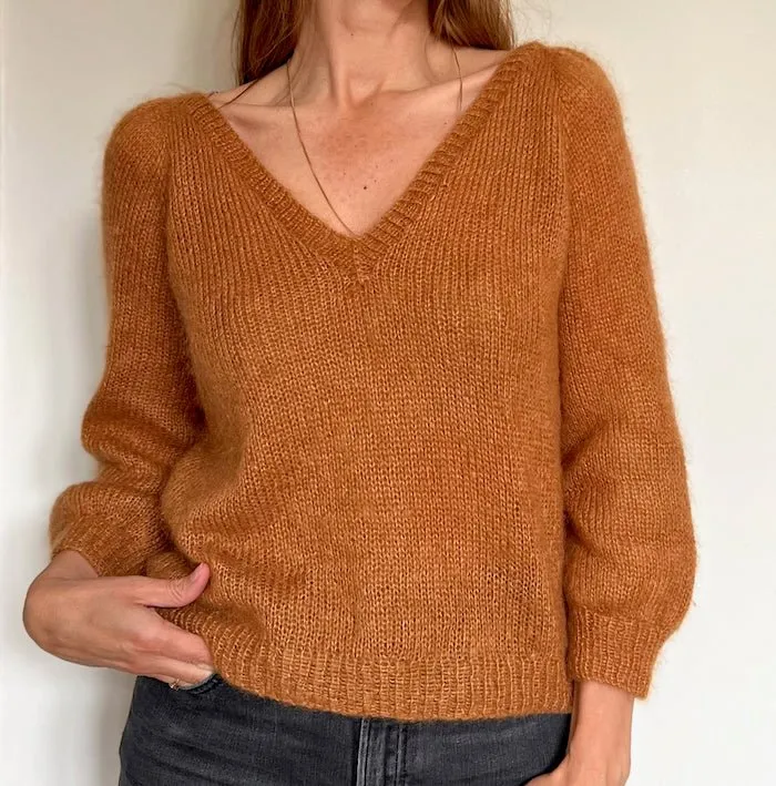 Casia sweater V-neck by Refined Knitwear, knitting pattern (UK, DE)