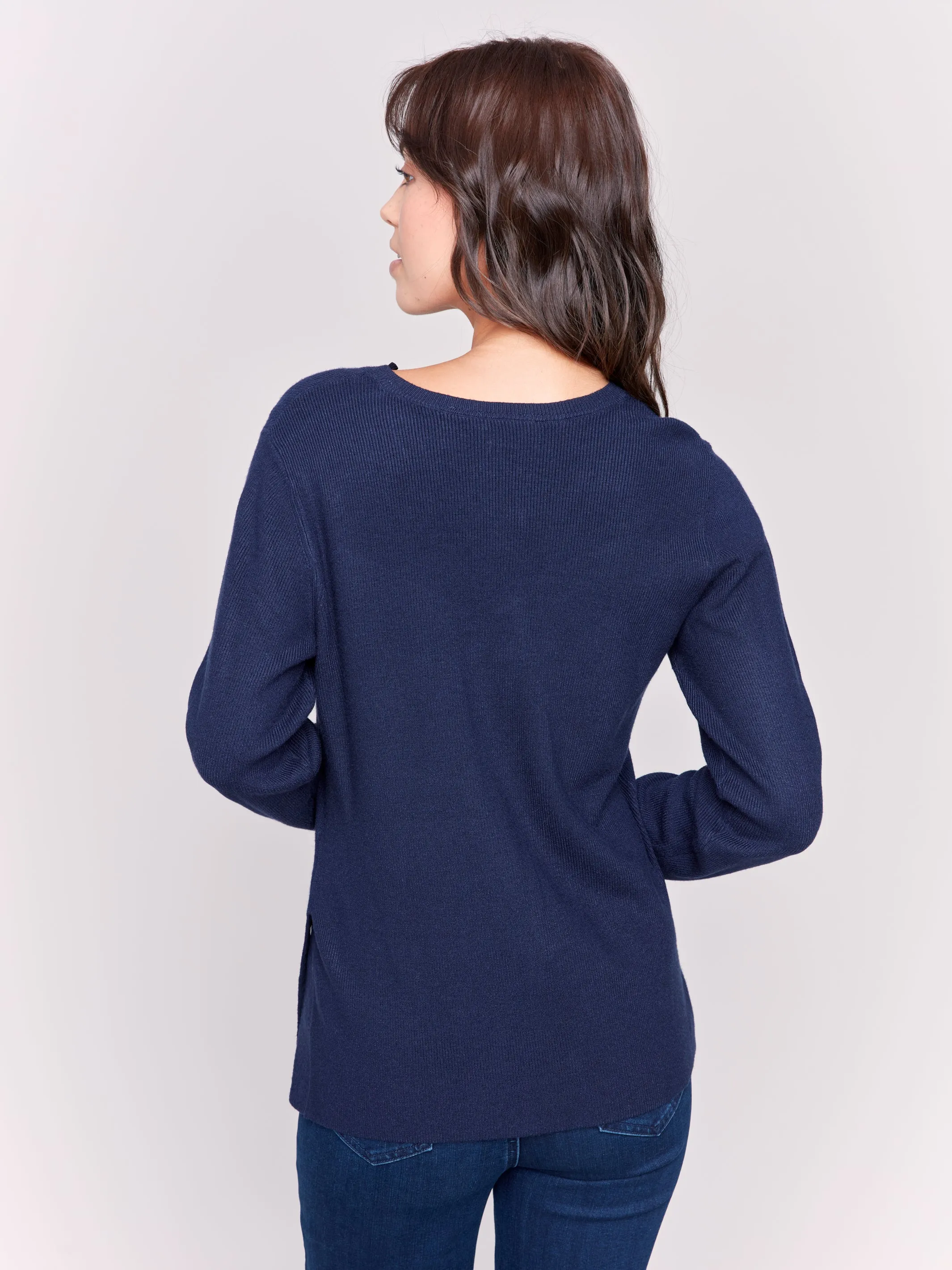 LS V-NECK WITH SIDE GROMMETS