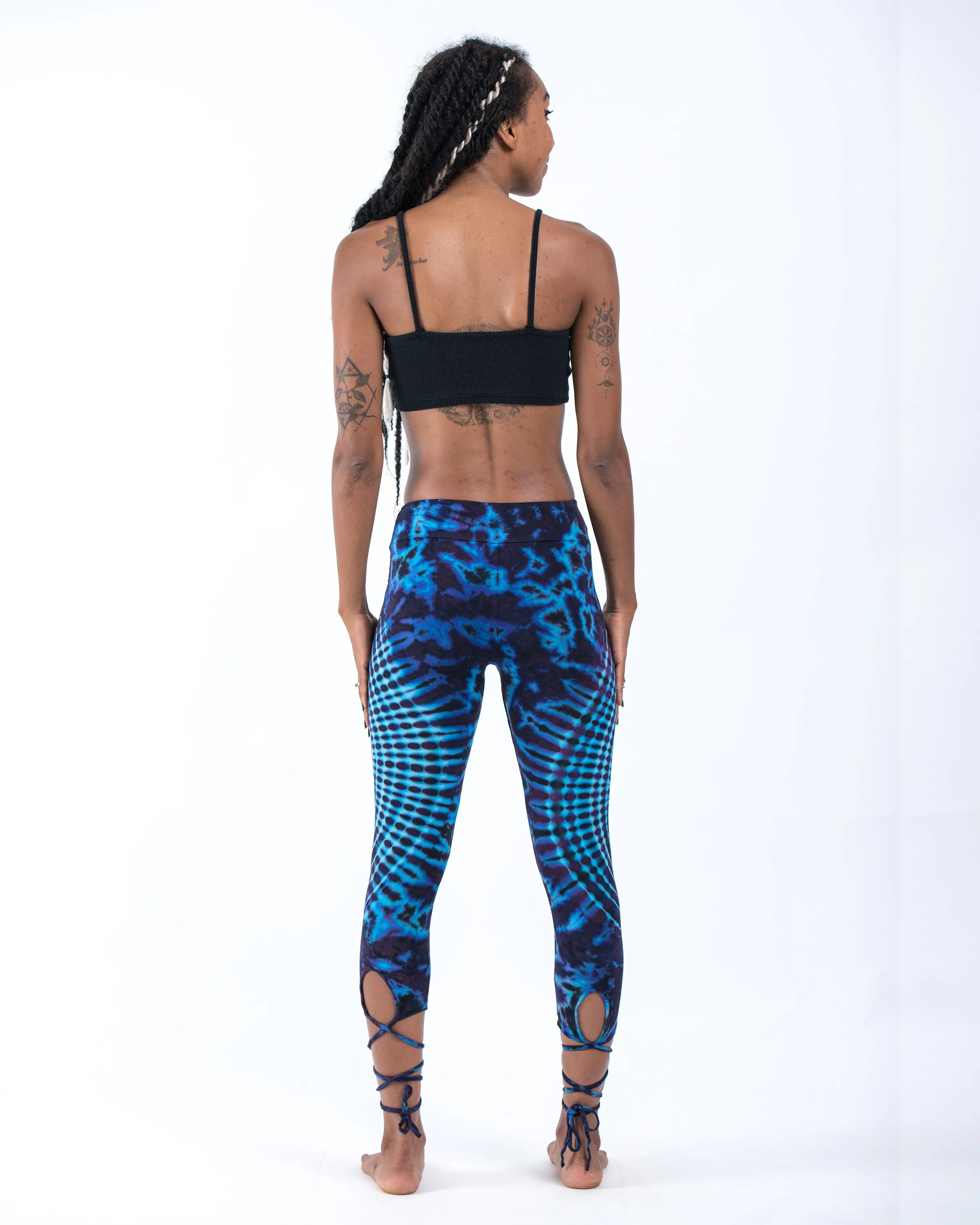 Oval Swirls Tie Dye Capri Leggings in Indigo