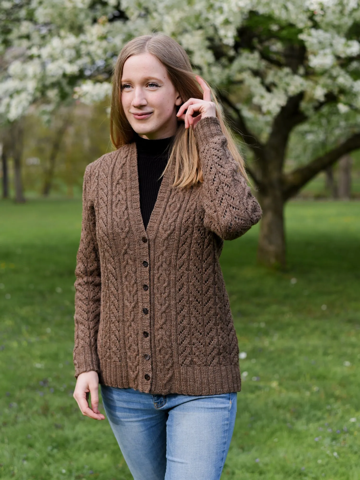 Robin's Nest Cardigan <br/><small>knitting pattern</small>