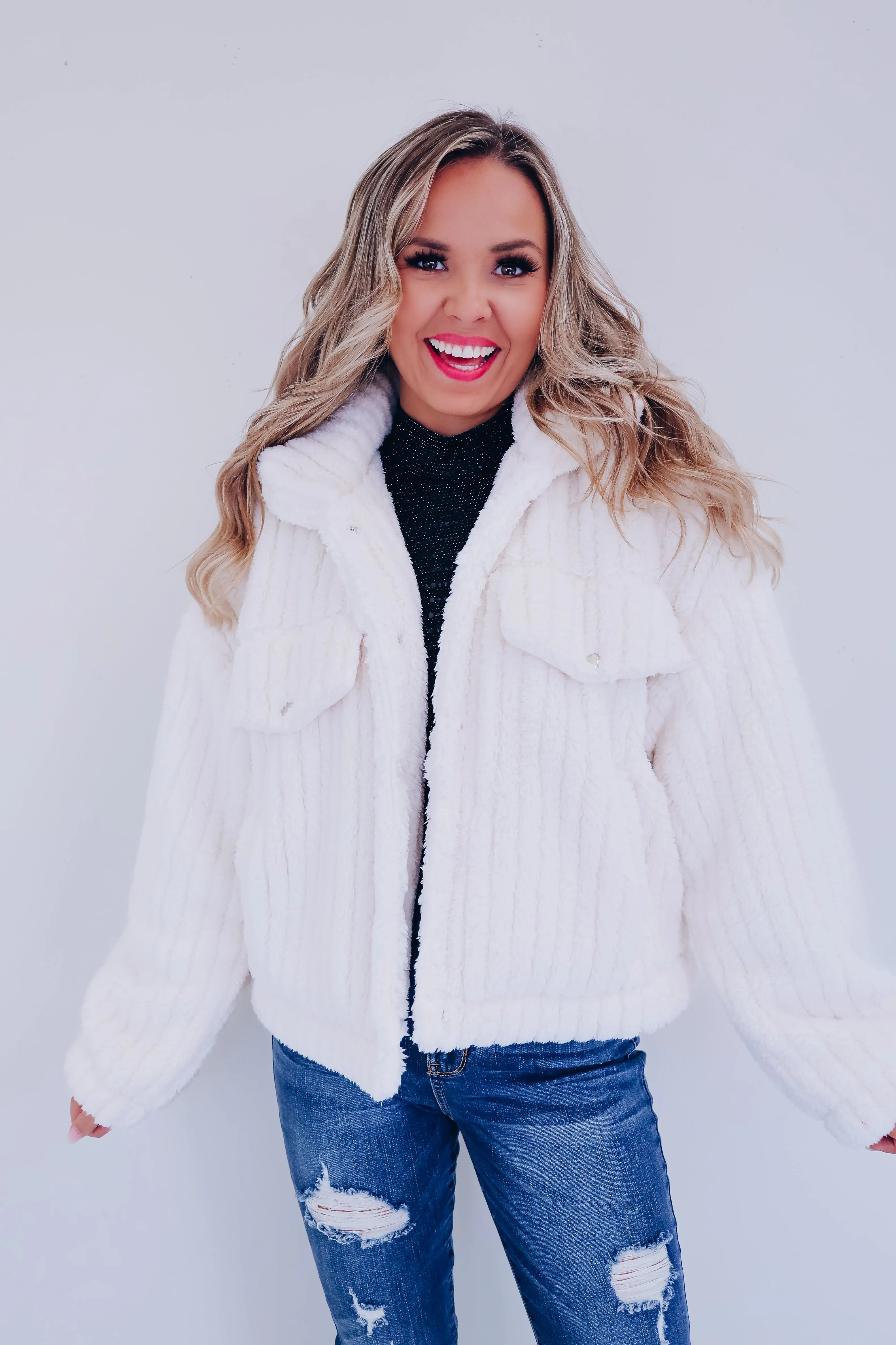 Sheridan Faux Fur Cropped Jacket - Cream