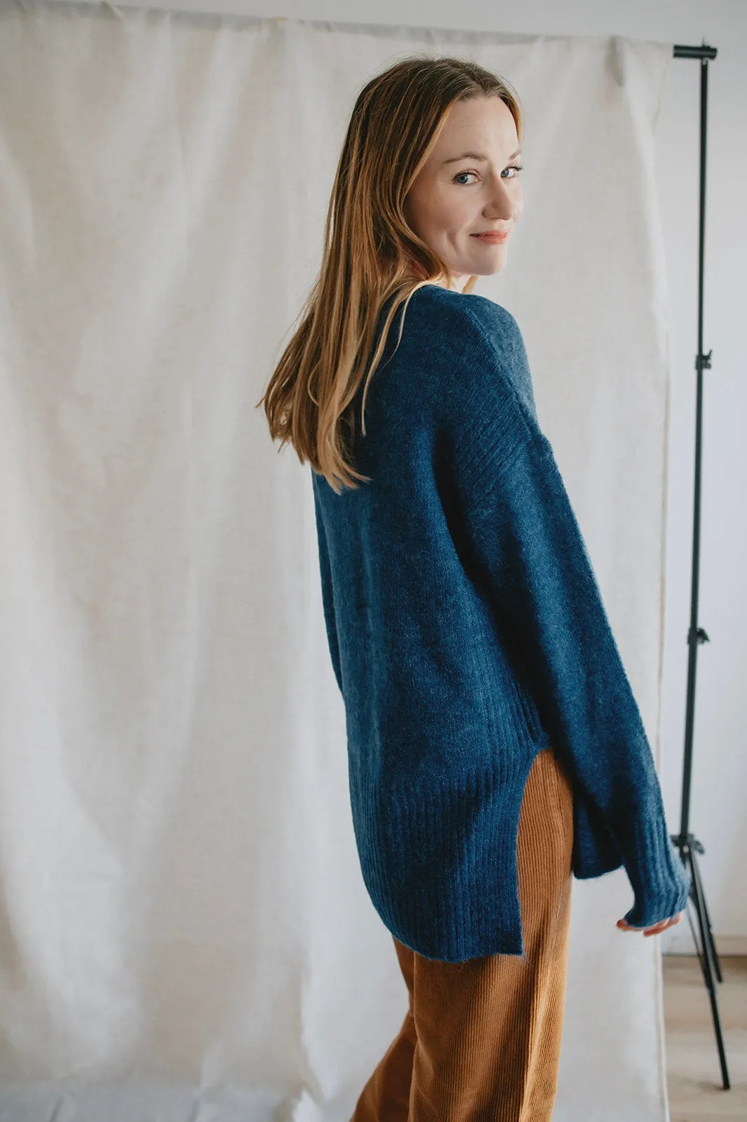 The Kamara Long Sweater - Marine Blue